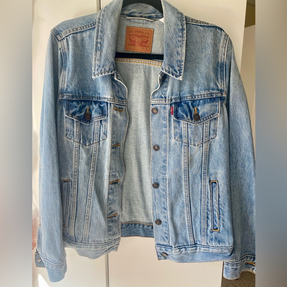 Levi Denim Jacket size large